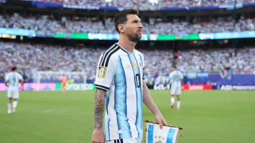 Messi cambia de look previo al partido vs. Austria