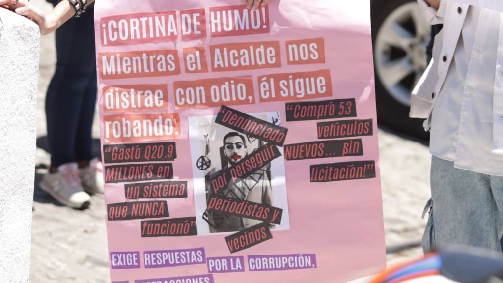 Impiden el ingreso de la marcha del orgullo a la Antigua Guatemala | Alex Meoño