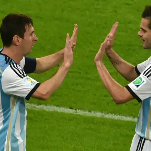 Fernando Gago ,Redes sociales