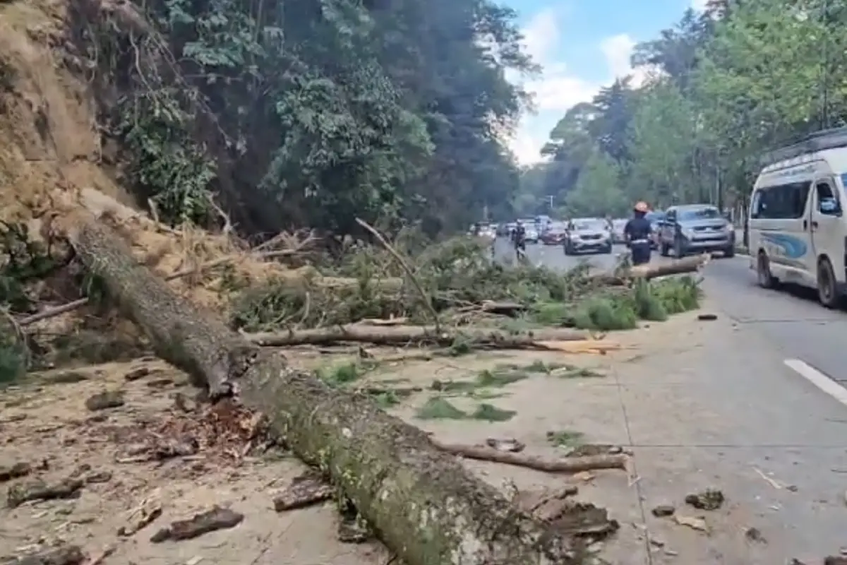 El incidente cubre al menos dos carriles de la ruta Interamericana., Captura de pantalla.