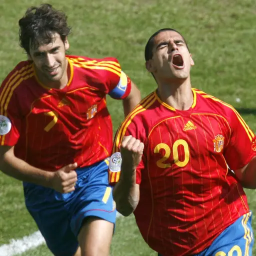 Juanito, junto a Raúl, tras su gol a Arabia Saudita en el Mundial de Alemania 2006 ,EFE