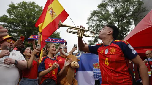 El legado de Manolo sigue sonando: el bombo y la trompeta que acompañan a España