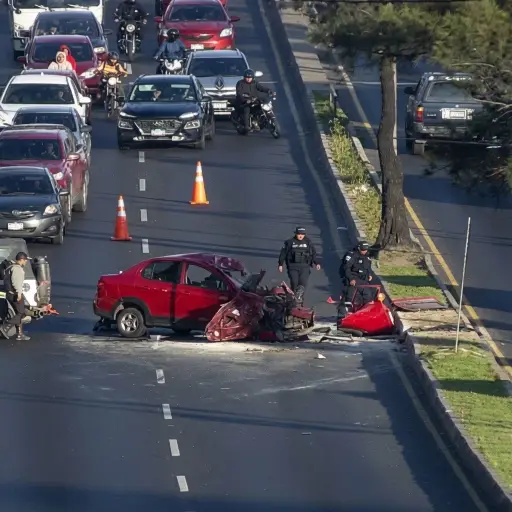 El accidente obstaculiza los carriles centrales e izquierdo de la ruta al Atlántico, en dirección a la zona 17. ,Amílcar Montejo.