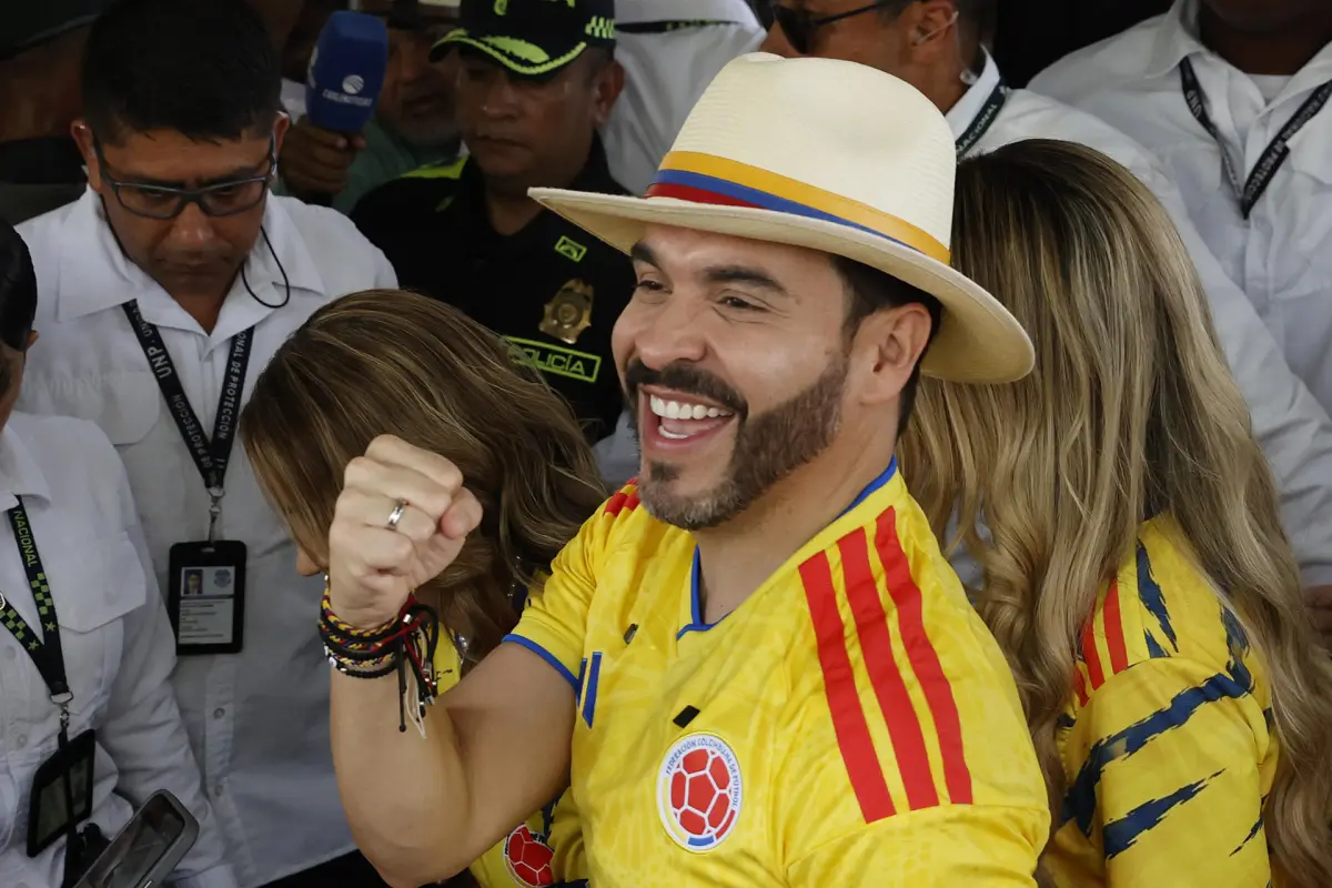 Fotografía del candidato a la presidencia de Colombia Abelardo de la Espriella reacciona en Barranquilla (Colombia), EFE/ Mauricio Dueñas Castañeda
