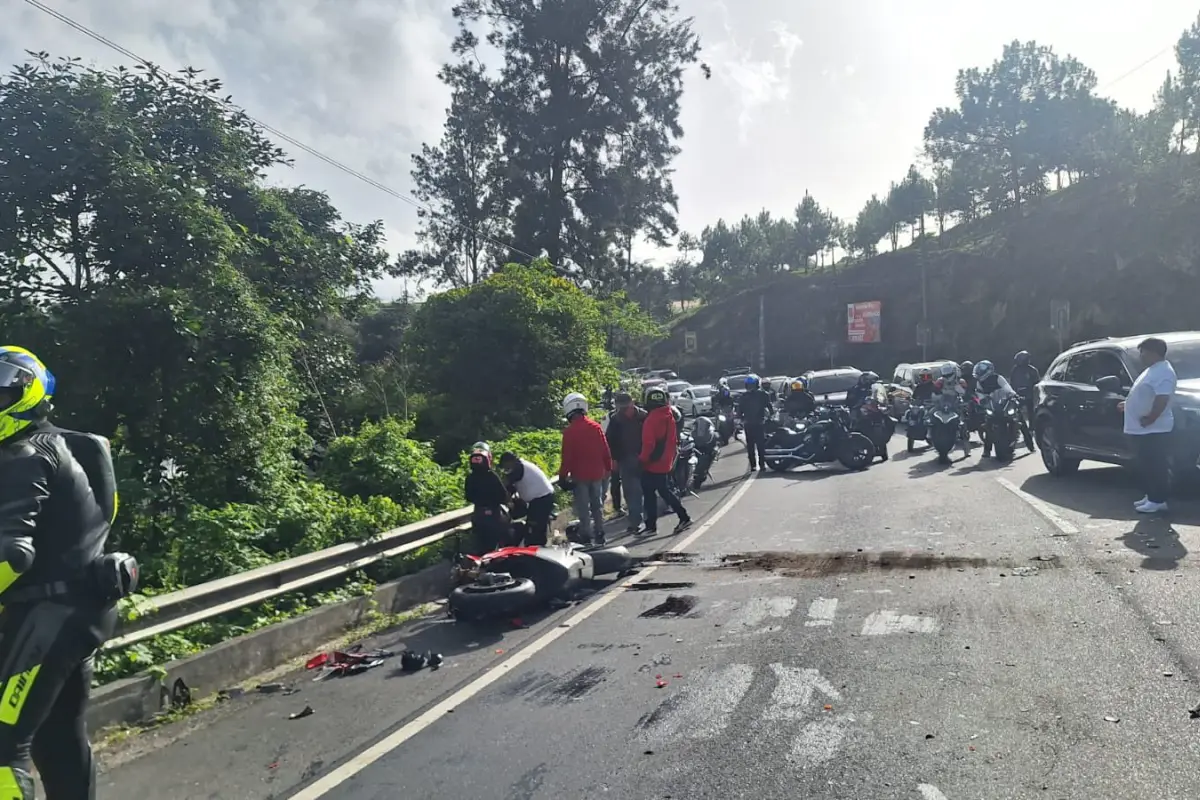 Bomberos Voluntarios confirmaron que hubo dos motoristas heridos durante la mañana de este domingo en la ruta Intermericana., Bomberos Voluntarios.
