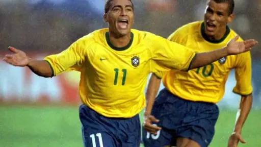 Cachan al futbolista brasileño Romário sacando los prohibidos en Miami y el video se hizo viral