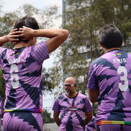 Integrantes del colectivo Kraken participan en un entrenamiento este sábado, en Ciudad de México
