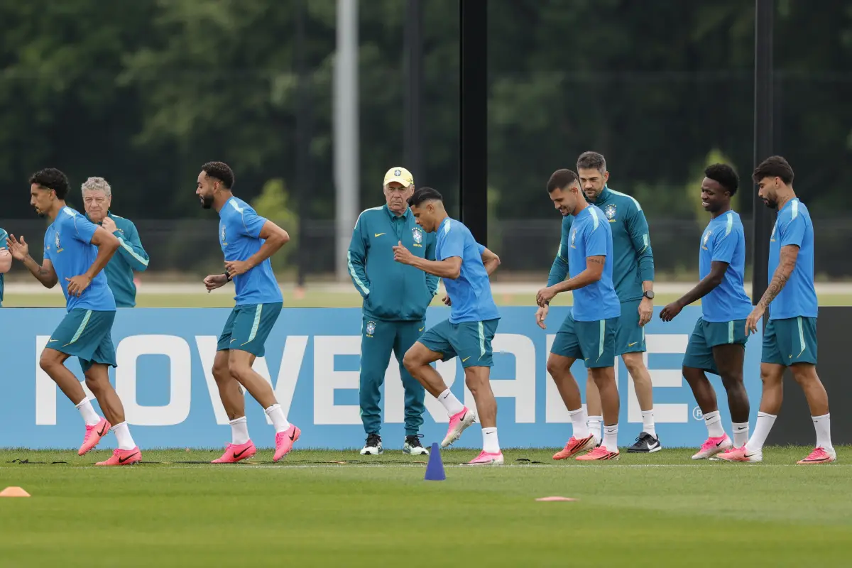 Entrenamiento de Brasil previo a dieciseisavos de final 