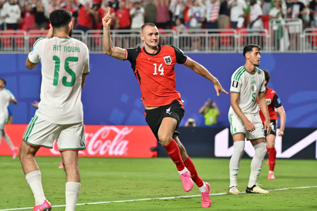 Empate 3-3 entre Argelia y Austria 