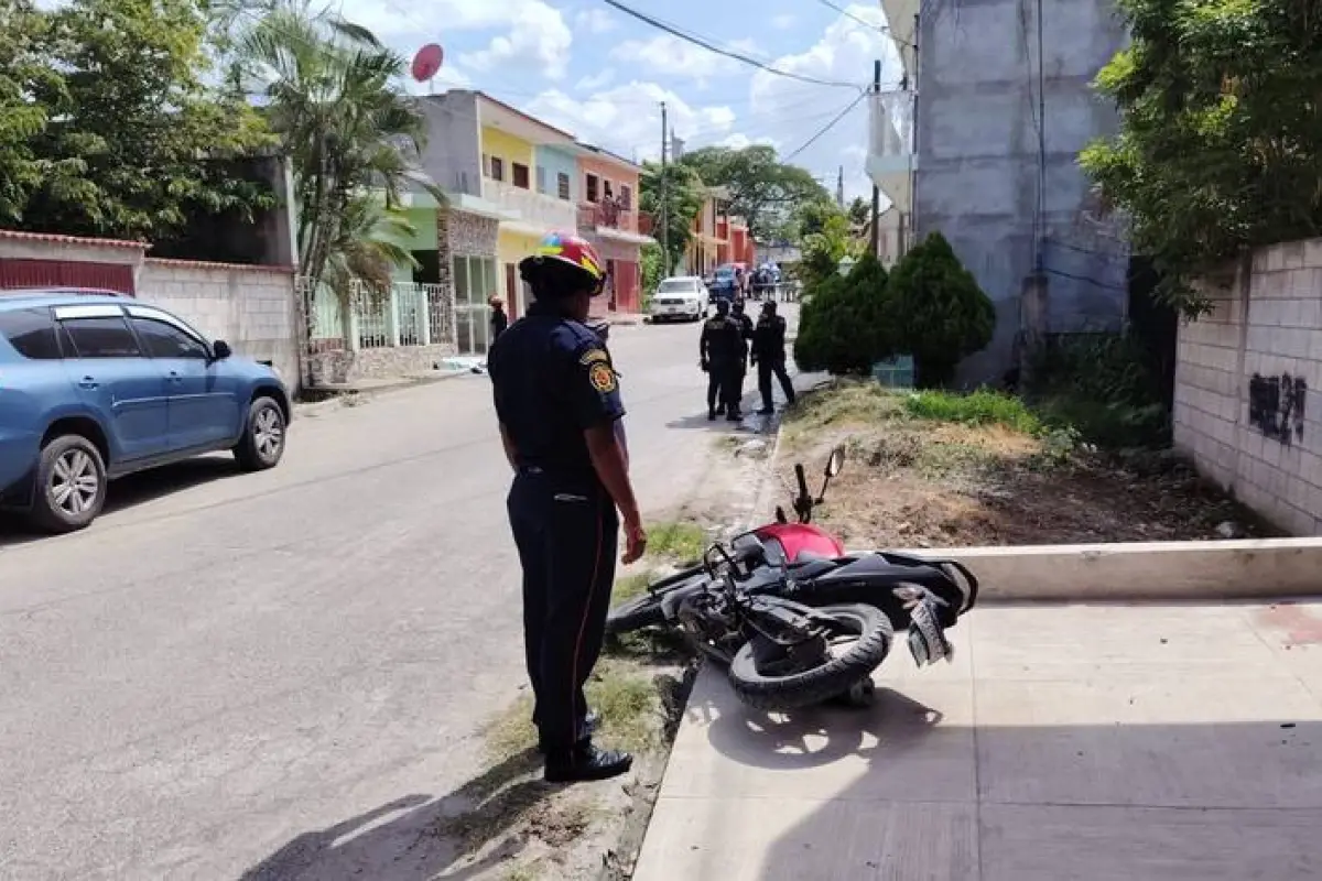 Tres de las víctimas fueron localizadas en el interior de un inmueble y otras dos en las afueras tras el incidente armado en El Progreso., Bomberos Municipales Departamentales