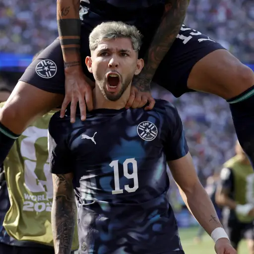 El jugador paraguayo Julio Enciso celebrando gol ante Alemania 
