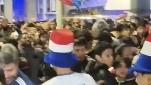 Las calles de Paraguay se tiñeron de rojo y blanco tras eliminar a Alemania