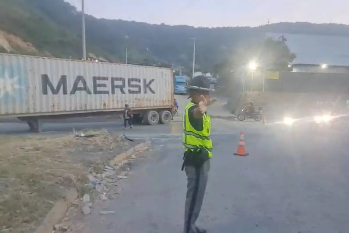 Área donde se desprendió un contenedor en la ruta al Pacífico., Provial