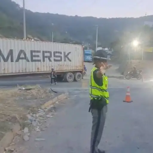 Área donde se desprendió un contenedor en la ruta al Pacífico. ,Provial