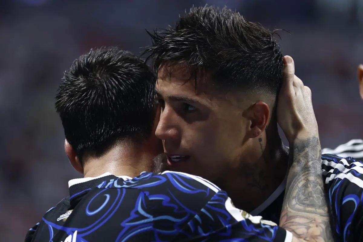 Enzo Martínez y Lionel Messi, Foto EFE