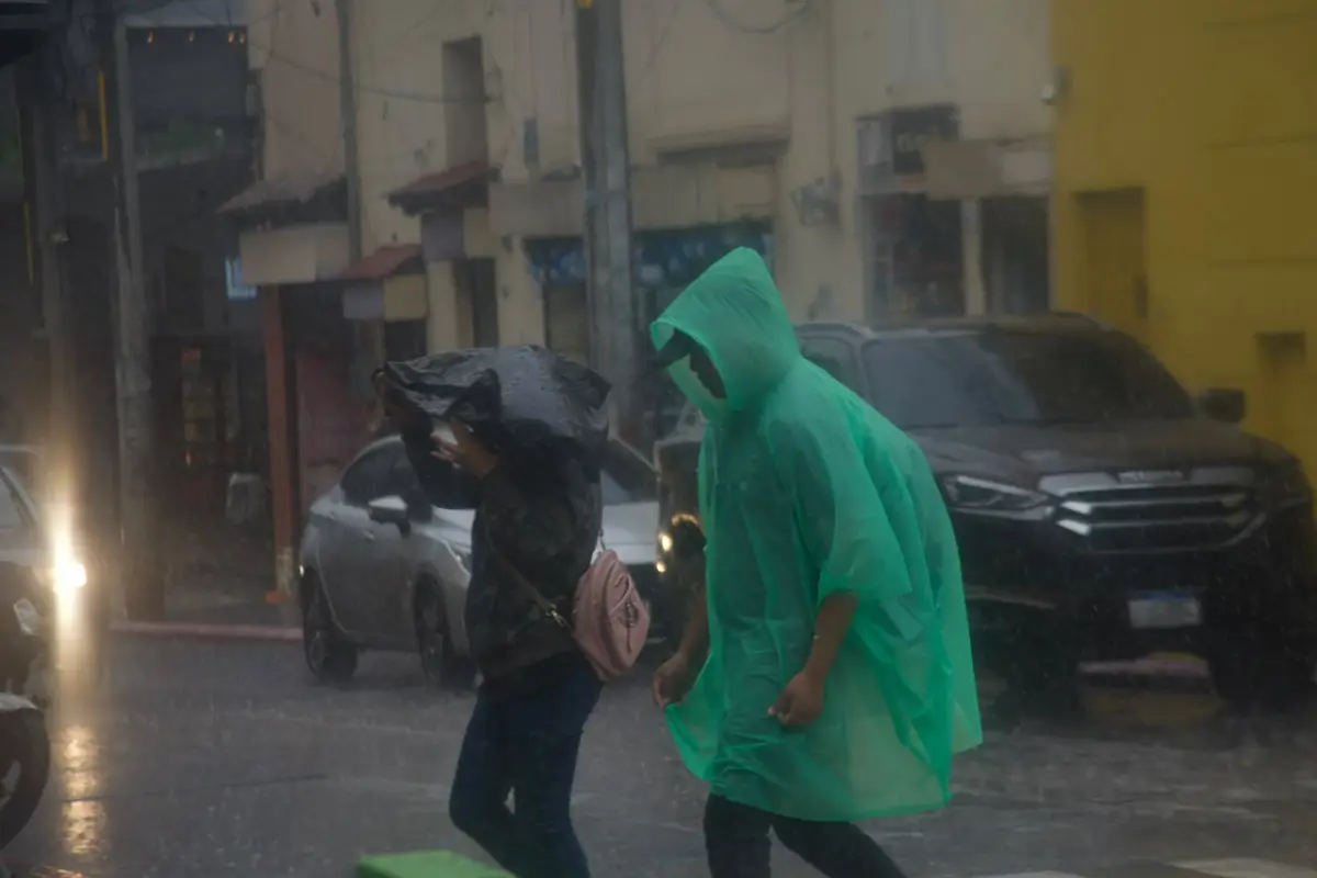 Lluvia en la Ciudad de Guatemala., Omar Solís/Emisoras Unidas