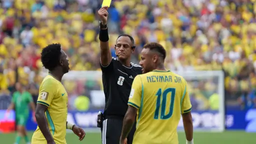 ¿Quién es Ismail Elfath, el árbitro que dirigirá el Argentina vs. Inglaterra?
