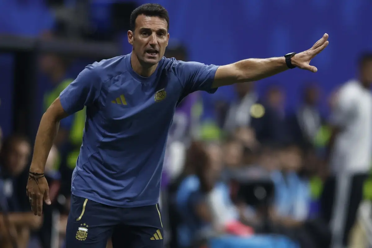 Scaloni rompió en llanto y celebró la clasificación a la final del Mundial 2026., EFE