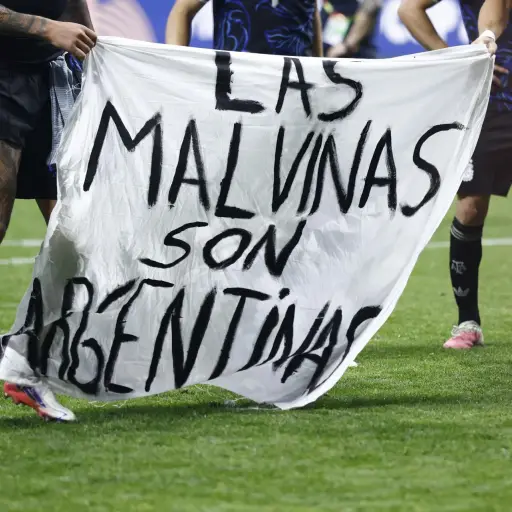 La manta de las Malvinas que podría traerle consecuencias a Argentina. ,EFE.