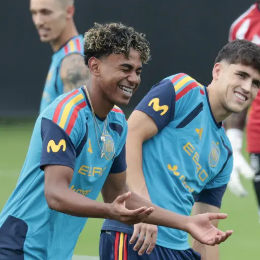Lamine Yamal y Cubarsí, en una foto de archivo en un entrenamiento de la selección española durante el Mundial 2026. ,EFE