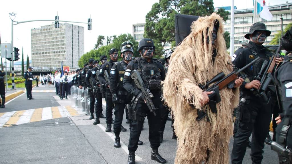 PNC celebra su 29 aniversario con desfile en el centro cívico | PNC de Guatemala