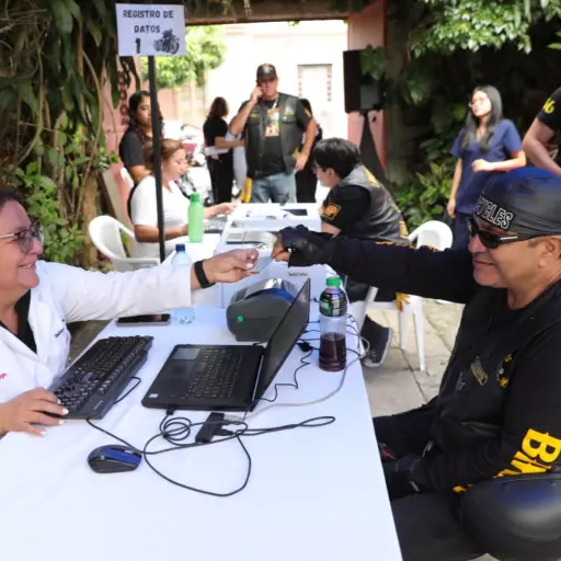 Varios amantes de las motocicletas asistieron a la primera campaña de donación de sangre. ,IGSS