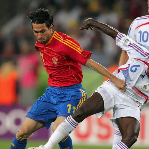 El único antecedente en una Copa del Mundo ocurrió en los octavos de final de Alemania 2006, donde Francia se impuso por 3-1 a España.  ,FIFA