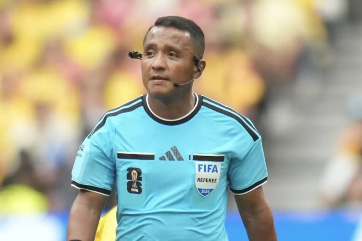 El salvadoreño Iván Barton dirigirá la semifinal entre Francia y España, EFE