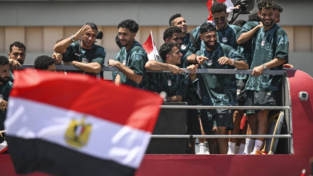 Egipto recibe como héroes a sus jugadores tras un Mundial histórico
