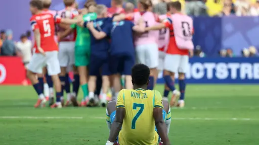 Vinícius se dice frustrado y pide perdón por la actuación de Brasil