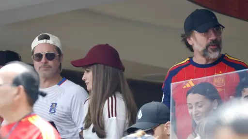 ¡Lluvia de estrellas! Brad Pitt, Timothée Chalamet y Penélope Cruz acaparan miradas en el España vs. Bélgica