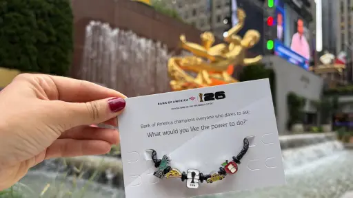 La pulsera del Mundial 2026 que desató la locura en Nueva York: filas de 12 horas y reventa de hasta mil dólares