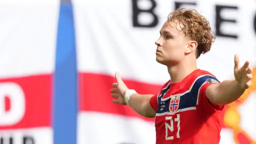 La polémica historia de Schjelderup: marcó ante Inglaterra y arrastra una condena por un video ilegal