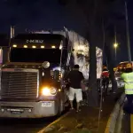 Choque en el Periférico deja tres heridos durante la madrugadat