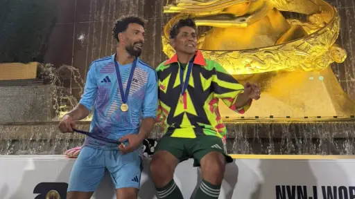 Casillas y Vozinha brillan en la Copa de Leyendas que reunió a las grandes figuras del fútbol en NY