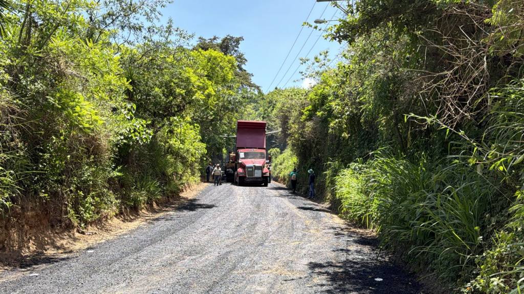 Realizan trabajos de recuperación de asfalto en esta ruta de Ciudad Peronia | Dalia Santos