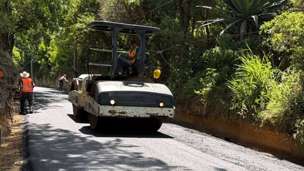 Realizan trabajos de recuperación de asfalto en esta ruta de Ciudad Peronia | Dalia Santos