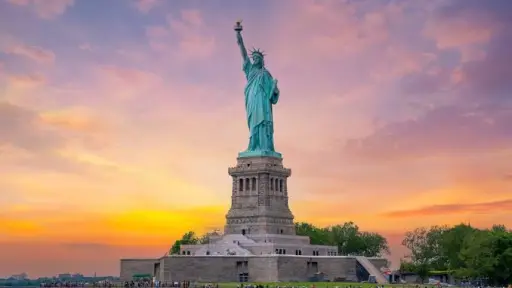 ¿Real o falso? El video viral de la Estatua de la Libertad con camisolas de Argentina y España