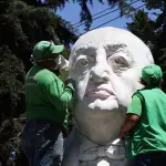 Vandalismo en busto de Miguel Ángel Asturias causa indignaciónt