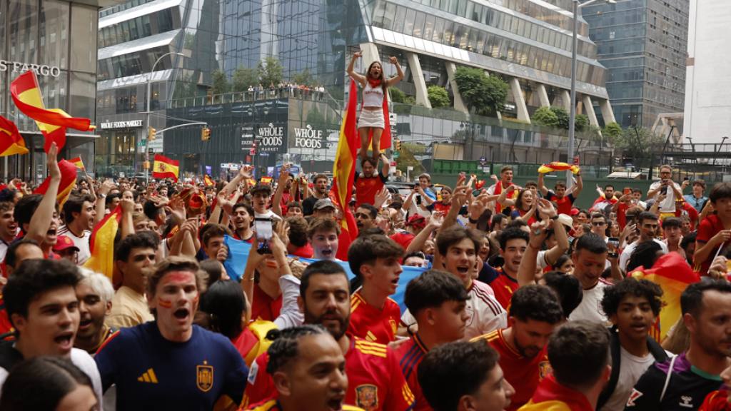 La pasión de argentinos y españoles toma Nueva York antes de la final | EFE.