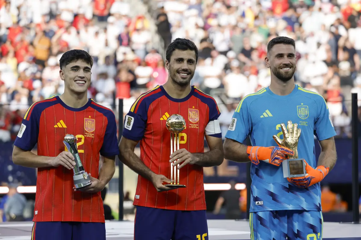 Jugadores de España reciben premios individuales en el Mundial 2026