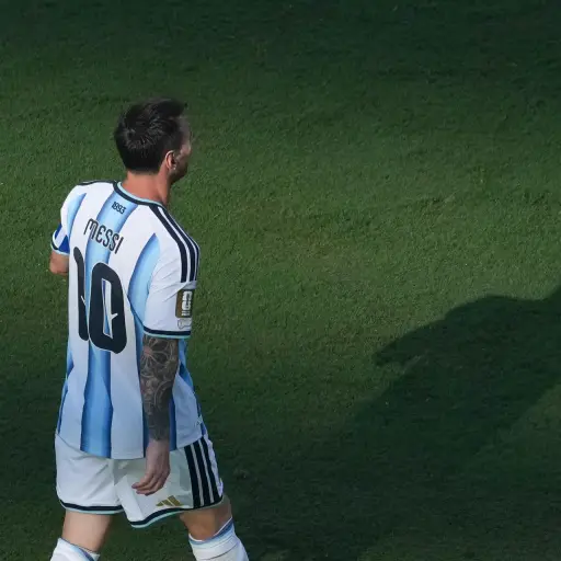 La desoladora imagen de Messi tras perder la final ante España. ,EFE.