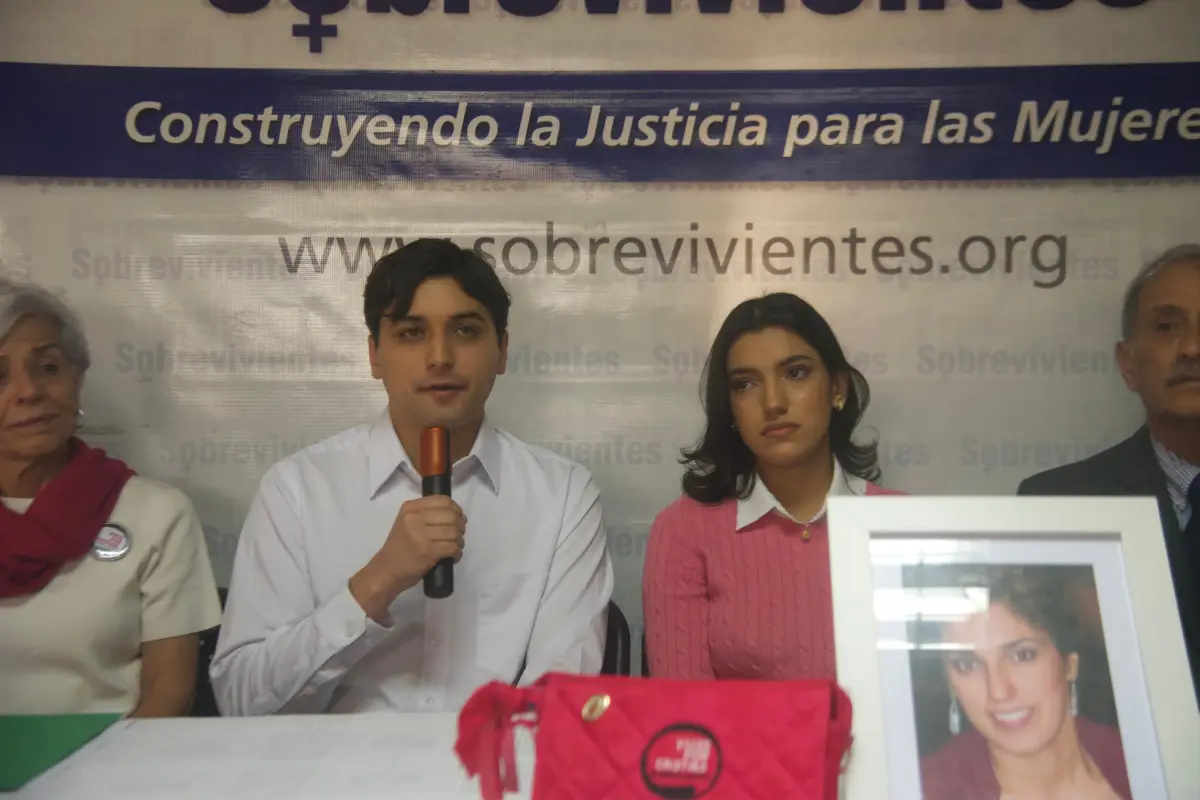 Familiares de Cristina Siekavizza brindan conferencia de prensa el 6 de julio de 2026, cuando se cumplen 15 años de su desaparición., Omar Solís/Emisoras Unidas