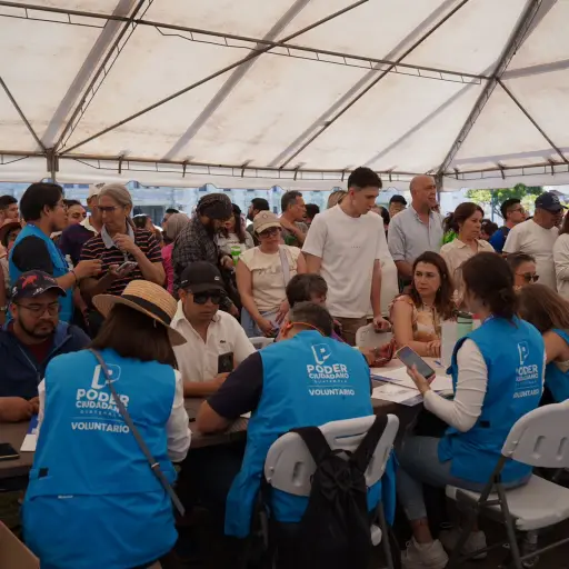 Campaña de recolección de firmas para presentar propuesta de reformas a la Constitución. ,Poder Ciudadano