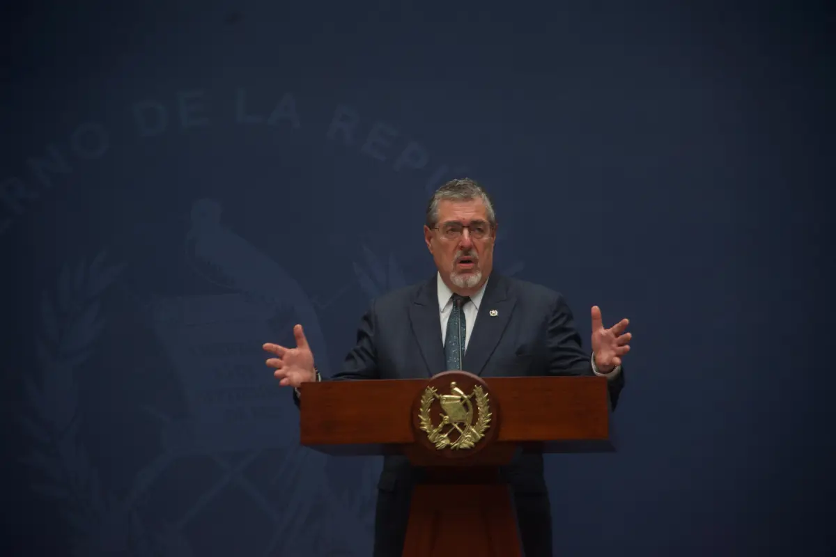 El presidente Bernardo Arévalo durante la conferencia de prensa "La Ronda", en el Palacio Nacional, el 6 de julio de 2026., Omar Solís/Emisoras Unidas