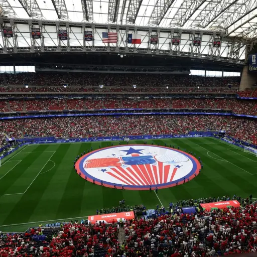 Homenaje por celebración del 4 de julio en Estados Unidos previo al duelo entre Canadá y Marruecos. ,EFE