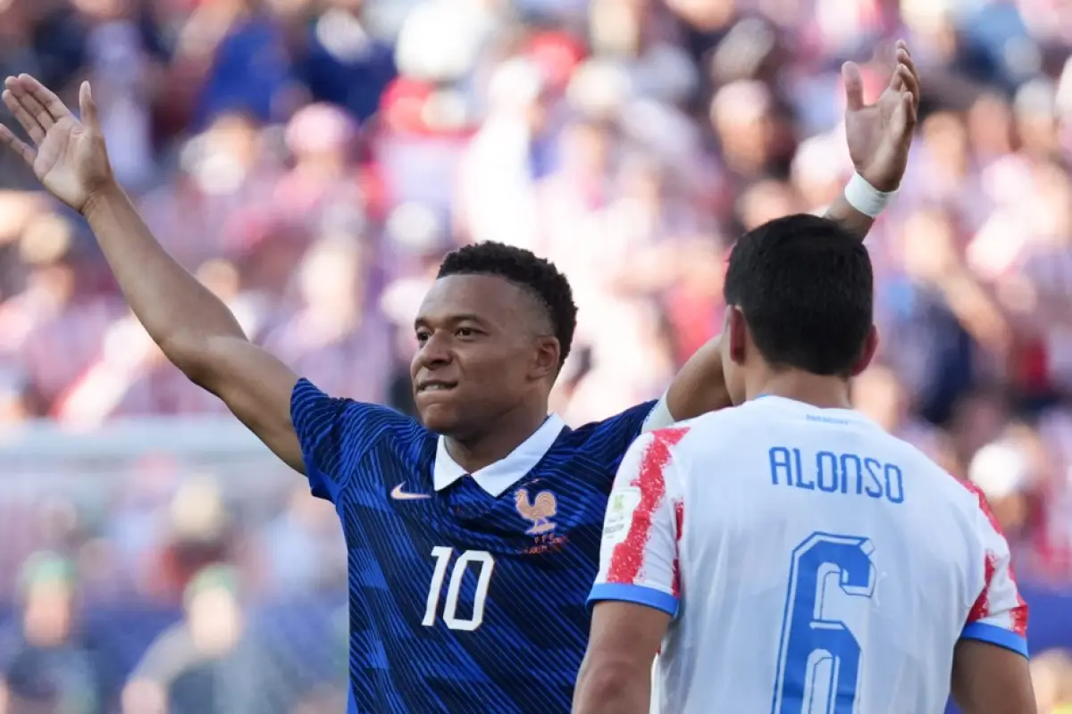 Mbappé celebró gol ante Paraguay 