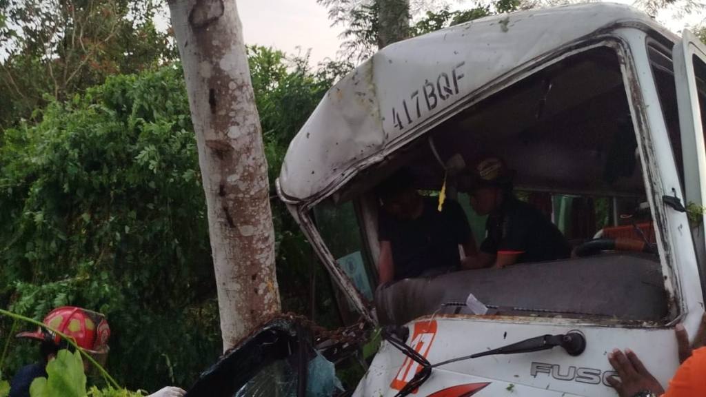 Accidente de microbús causa heridos en Coatepeque, Quetzaltenango | Bomberos Municipales Departamentales