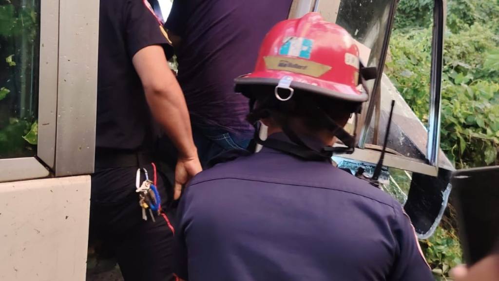 Accidente de microbús causa heridos en Coatepeque, Quetzaltenango | Bomberos Municipales Departamentales
