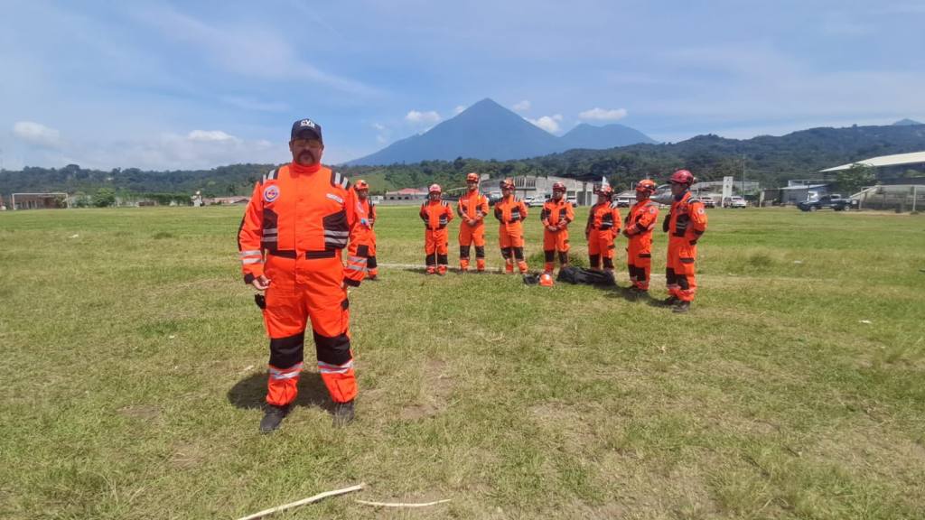 Siguen operativos en el lugar del accidente aéreo  | Bomberos Voluntarios